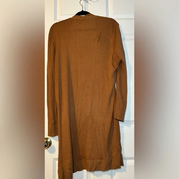 LOFT Women's Tan Sweater - Picture 2 of 3